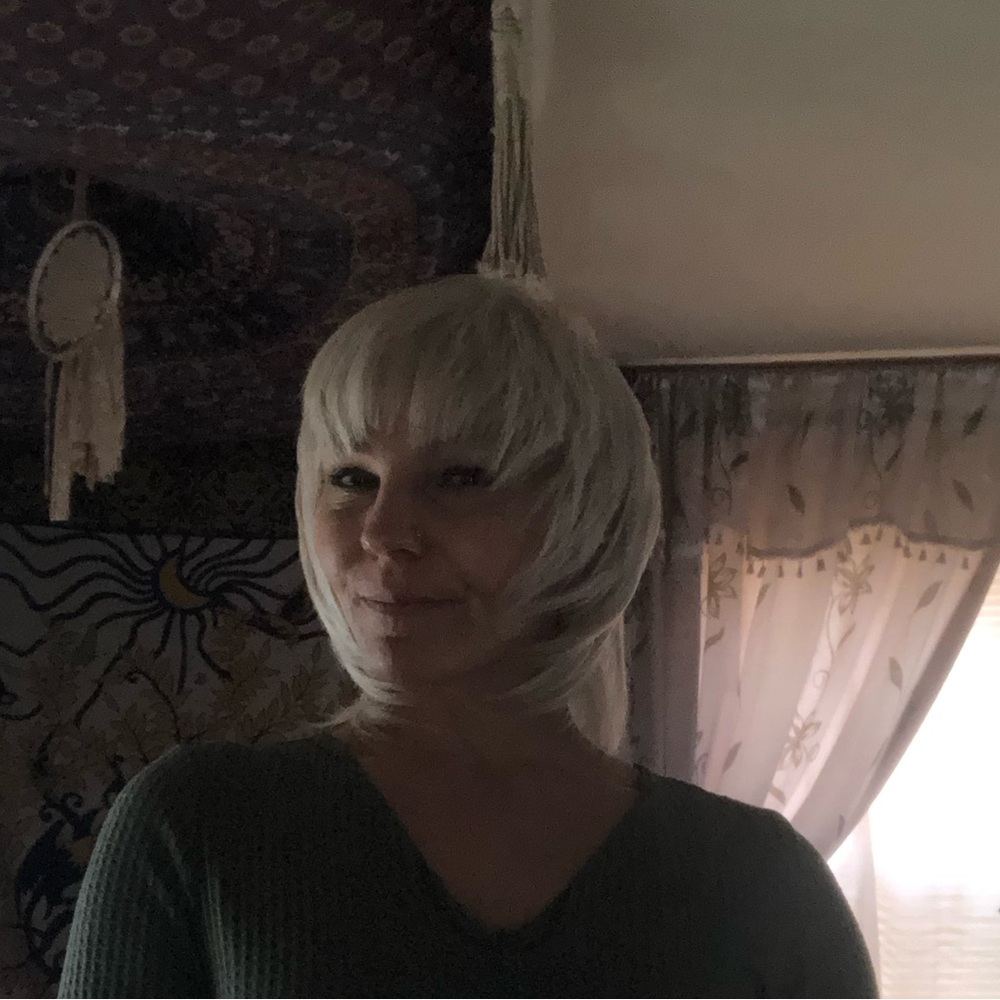 Blonde wig - Picture 8 of 8